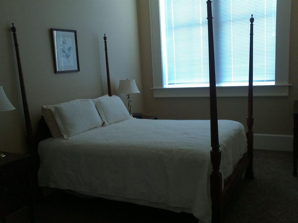 Grenoble House Hotel New Orleans